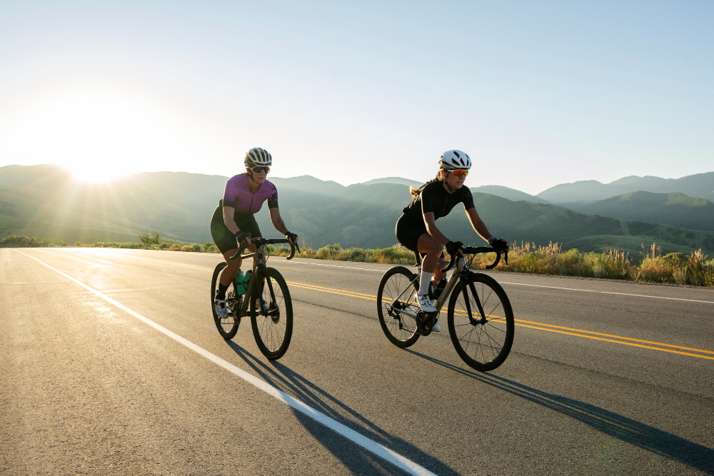 Watch Your Fitness: The Advantages of Using a Garmin Watch and Bike Computer for Athletes and People in Training