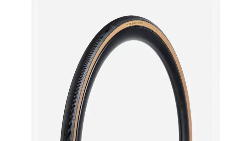 Bontrager Aeolus Pro TLR 700x30c Road Tire in Black/Tan