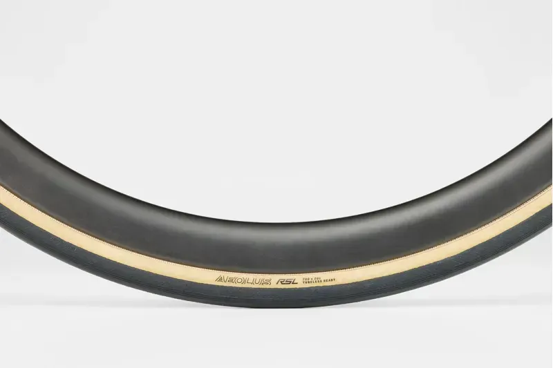 Bontrager Aeolus RSL TLR 700x32c Cotton Road Racing Tyre in Black/Tan-2