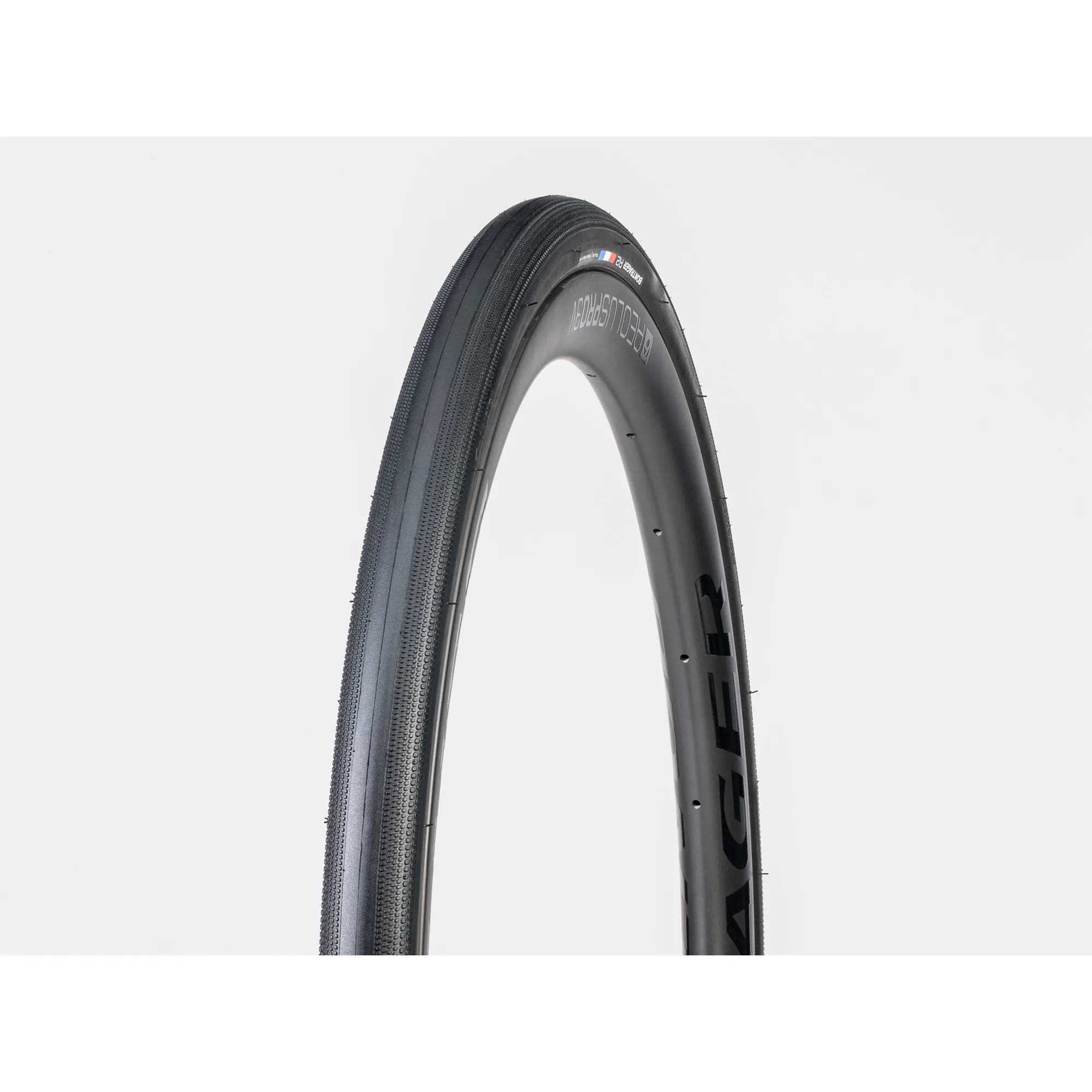 Bontrager R2 Hard-Case Lite 700x23c Road Bike Tyre in Black