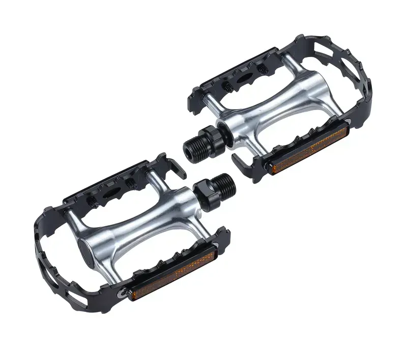 BBB BigFeet Pedals in Silver-1
