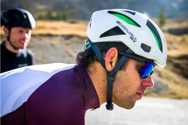 Endura FS260 Pro Road Glasses in Black-1