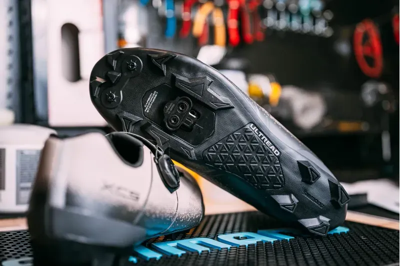 Shimano CL-MT001 SPD Multi-Entry Single-Release Cleat Silver Pair-2