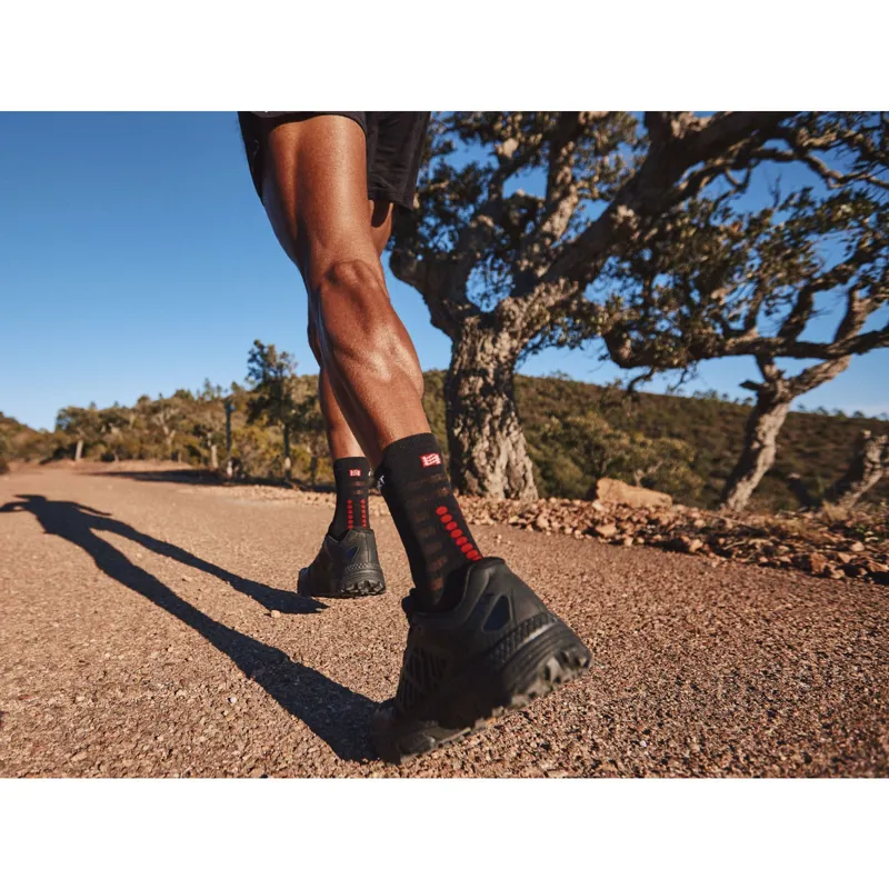 Compressport Pro Racing Socks V4.0 Ultralight Run High Black/Red-5