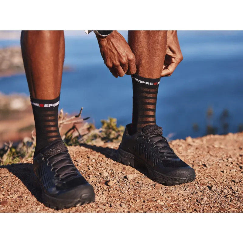 Compressport Pro Racing Socks V4.0 Ultralight Run High Black/Red-4