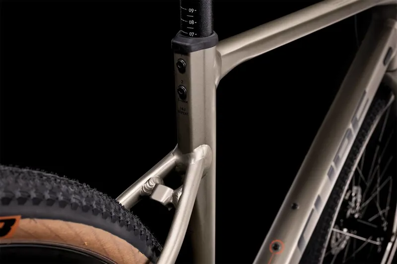 Cube: Nuroad EX Gravel Bike - Grey-3