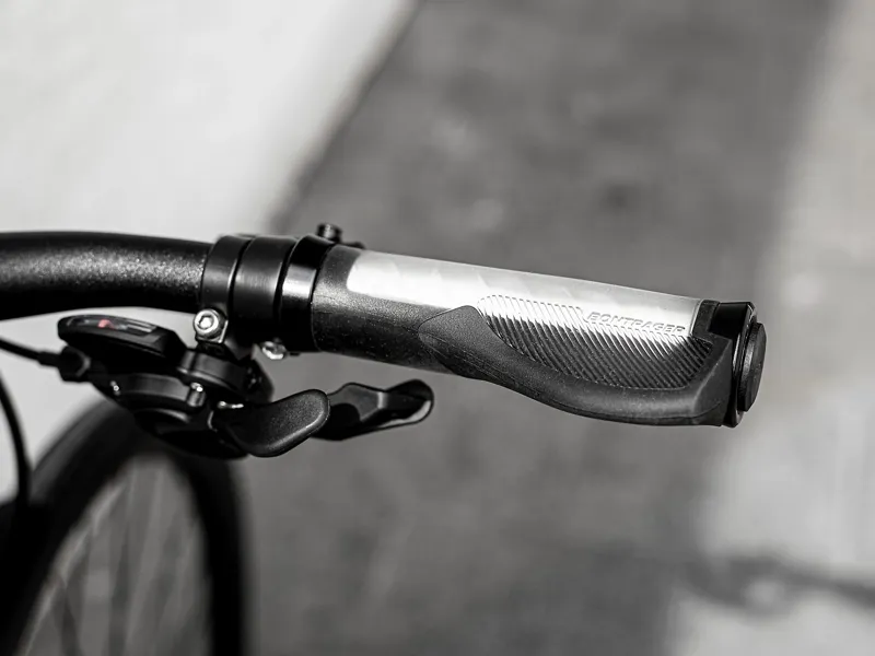 Trek FX 3 Disc Equipped Hybrid Bike in Dnister Black-10