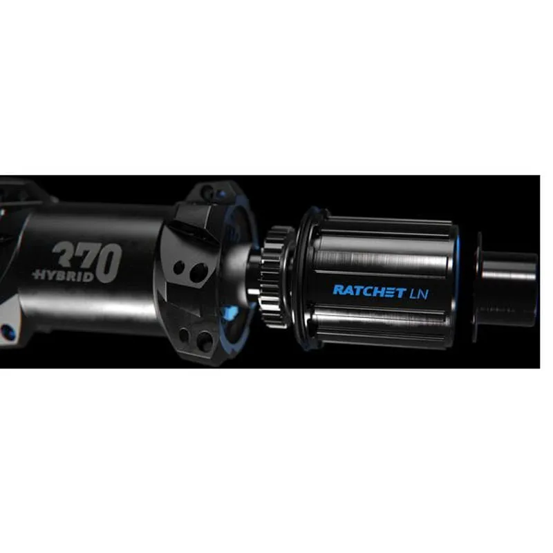 DT Swiss HU1900 QR 29in Rear Wheel in Black-2