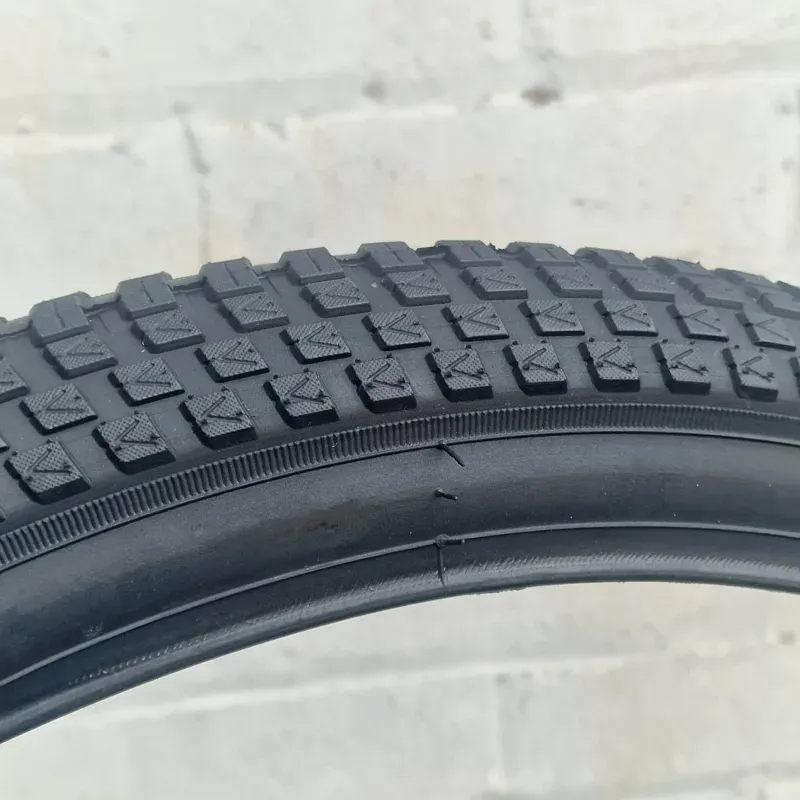 Nutrak Decade BMX Tyre 20 x 2.0 Inches in Black-2