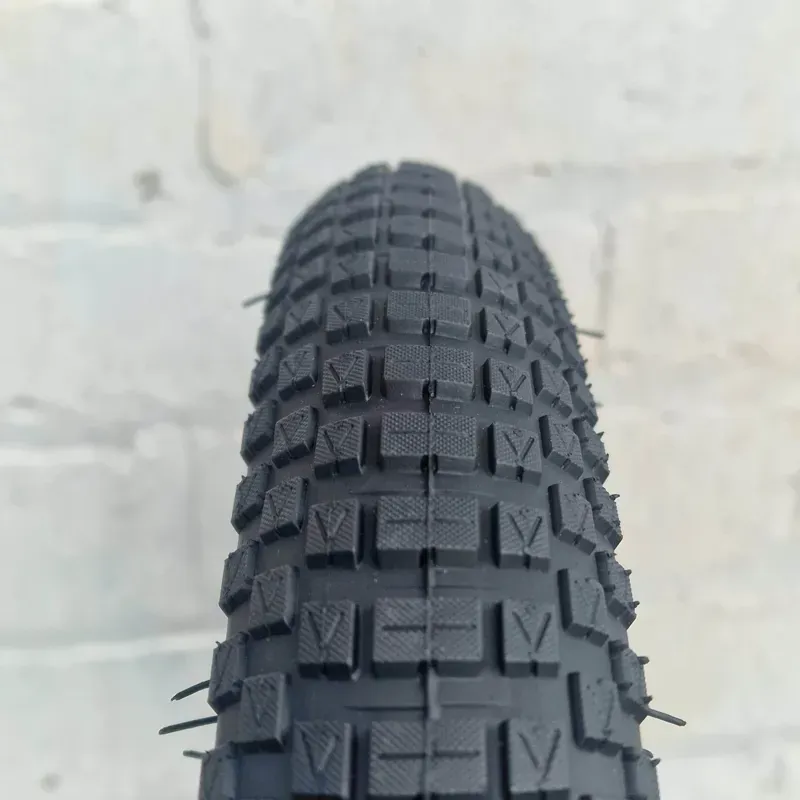 Nutrak Decade BMX Tyre 20 x 2.0 Inches in Black-3