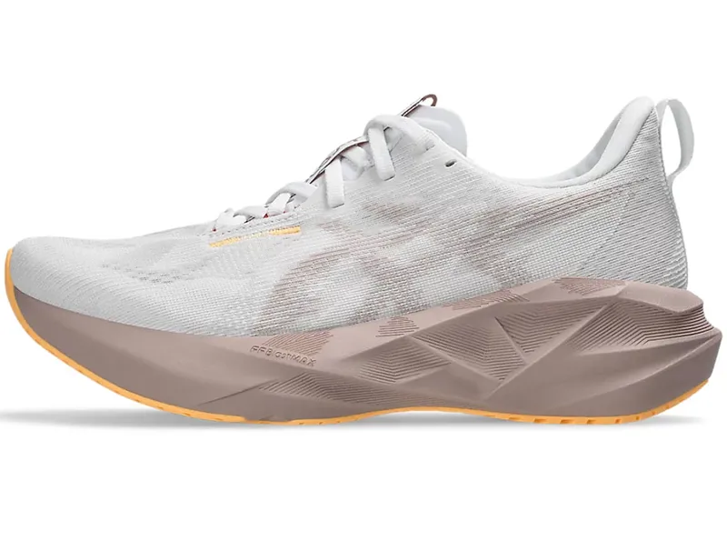 Asics Women's Novablast 5 White/Fawn-7