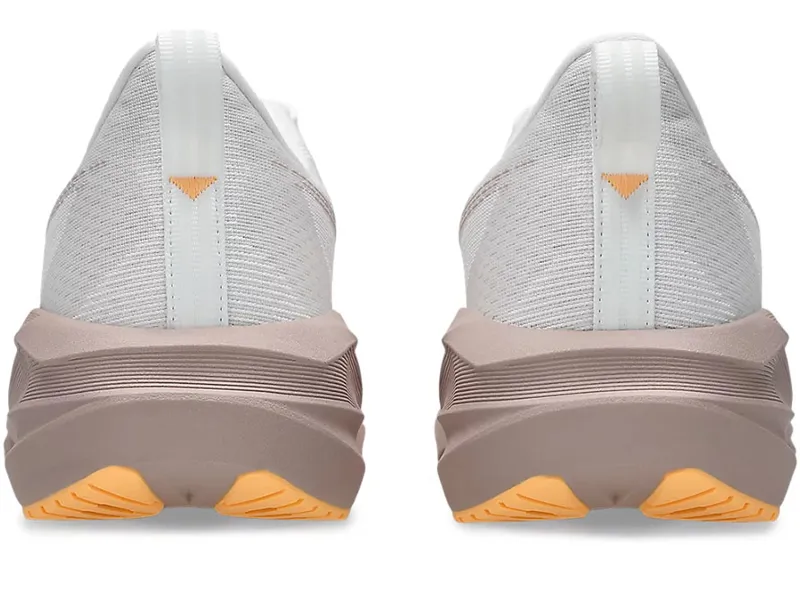 Asics Women's Novablast 5 White/Fawn-4