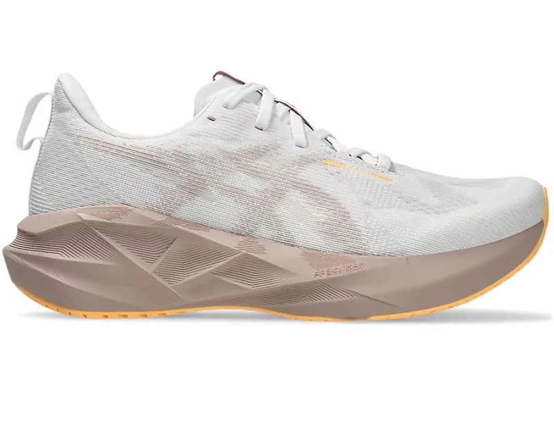 Asics Women's Novablast 5 White/Fawn