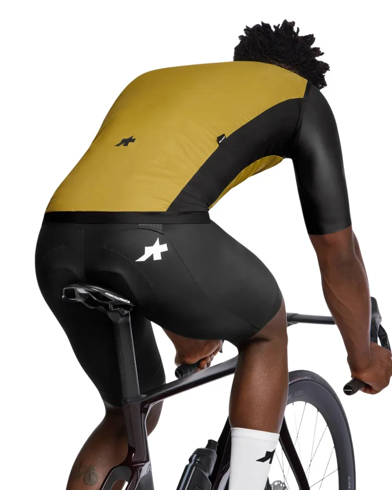Assos Men's Mille GT Wind Vest S11 Golden Yellow-6