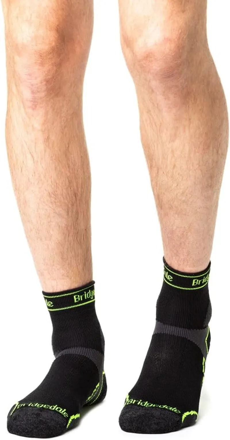 Bridgedale Men's Trail Run Lightweight T2 Merino Sport 3/4 Crew Socks Shade Black-2