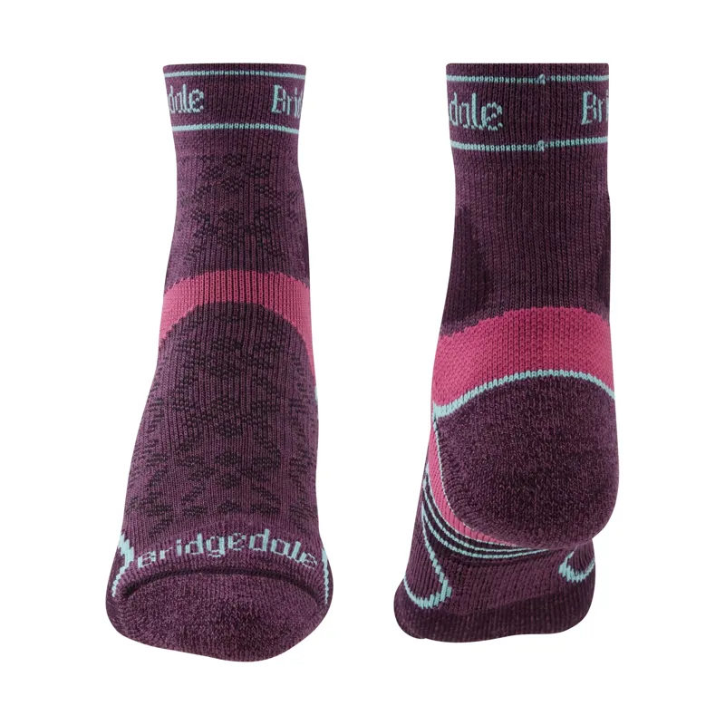 Bridgedale Women's Trail Run Lightweight T2 Merino Sport 3/4 Crew Socks Shade Damson-1