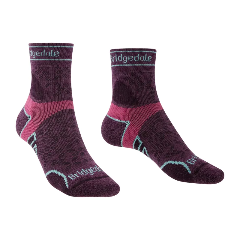 Bridgedale Women's Trail Run Lightweight T2 Merino Sport 3/4 Crew Socks Shade Damson