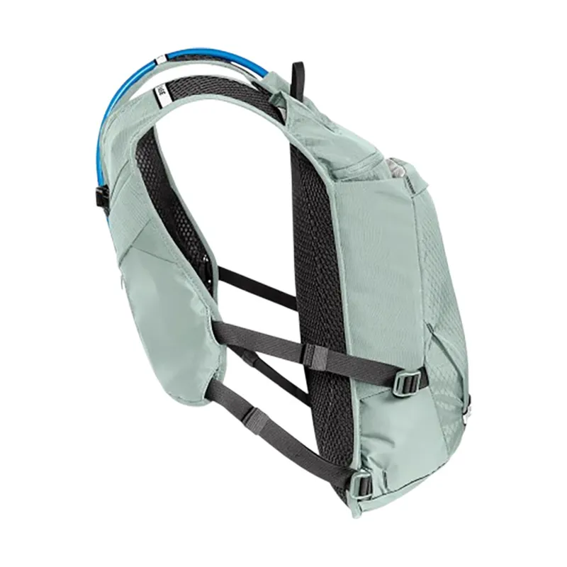 Camelbak Chase Adventure 8 Vest 70 oz Silver Mist-6