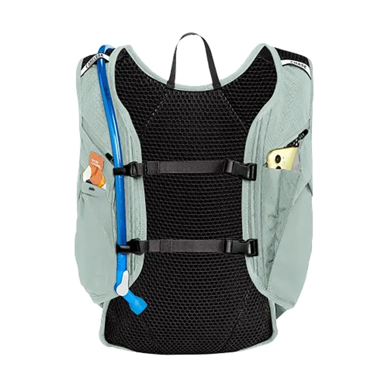 Camelbak Chase Adventure 8 Vest 70 oz Silver Mist-4