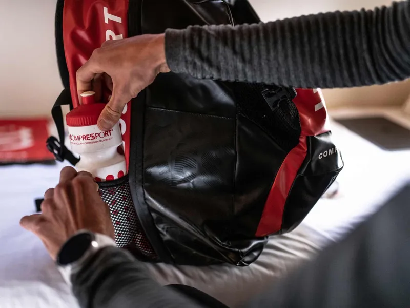 Compressport GlobeRacer Bag 35L Black/Red-2