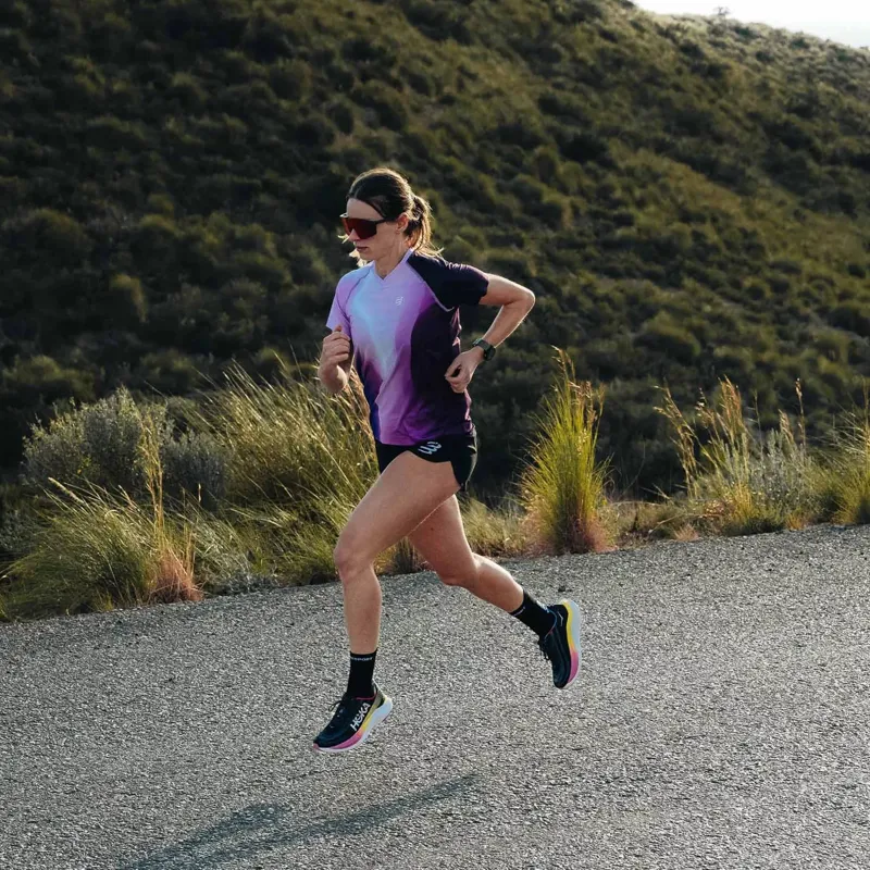 Compressport Pro Racing Socks v4.0 Run High Black/White-2