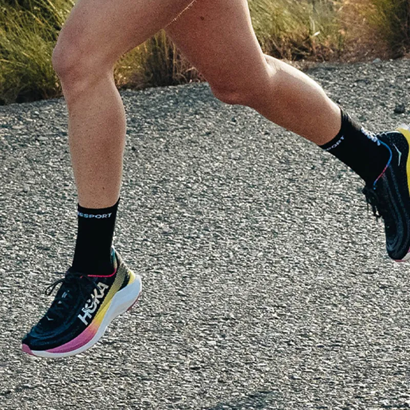 Compressport Pro Racing Socks v4.0 Run High Black/White-3