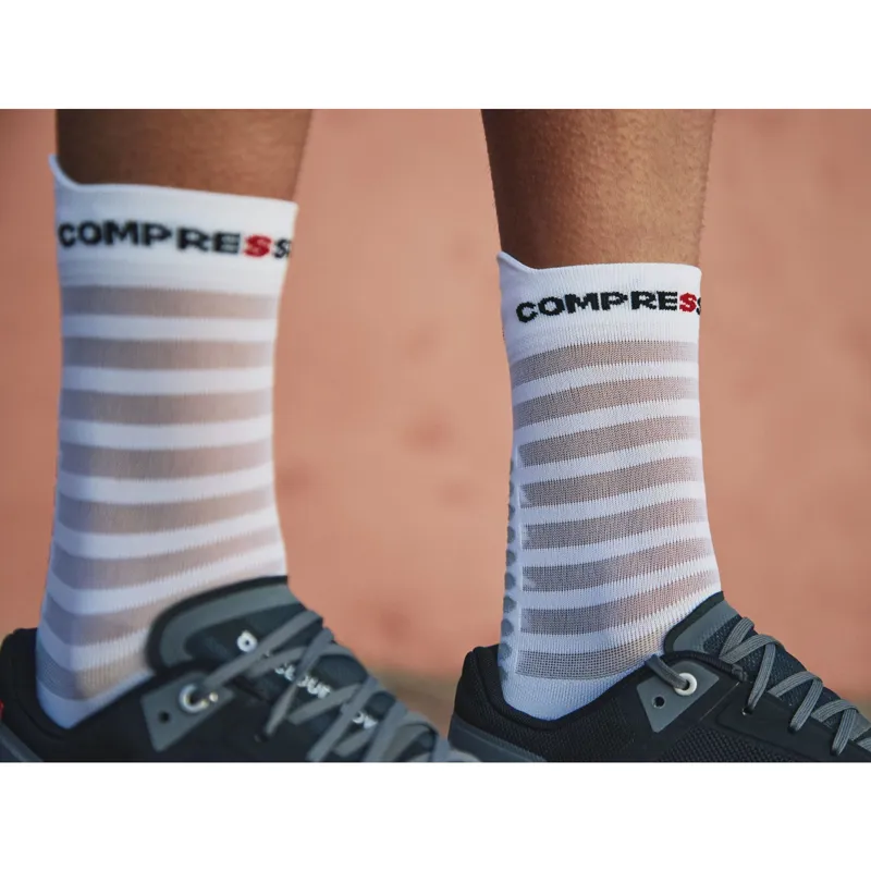 Compressport Pro Racing Socks v4.0 Ultralight Run High White/Alloy-5