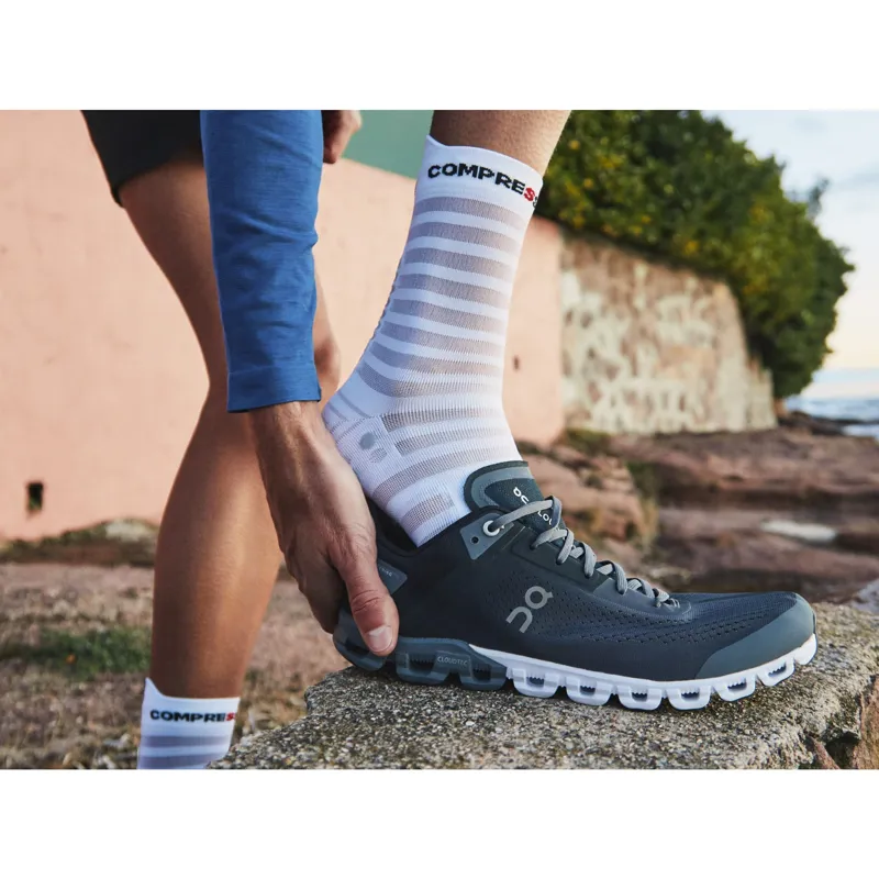 Compressport Pro Racing Socks v4.0 Ultralight Run High White/Alloy-3