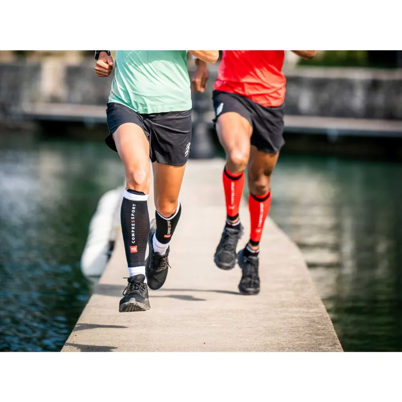 Compressport R2 3.0 Compression Calf Sleeves Black/White-5