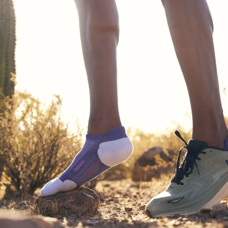 Feetures Elite Max Cushion No Show Tab Socks Future Dust-7