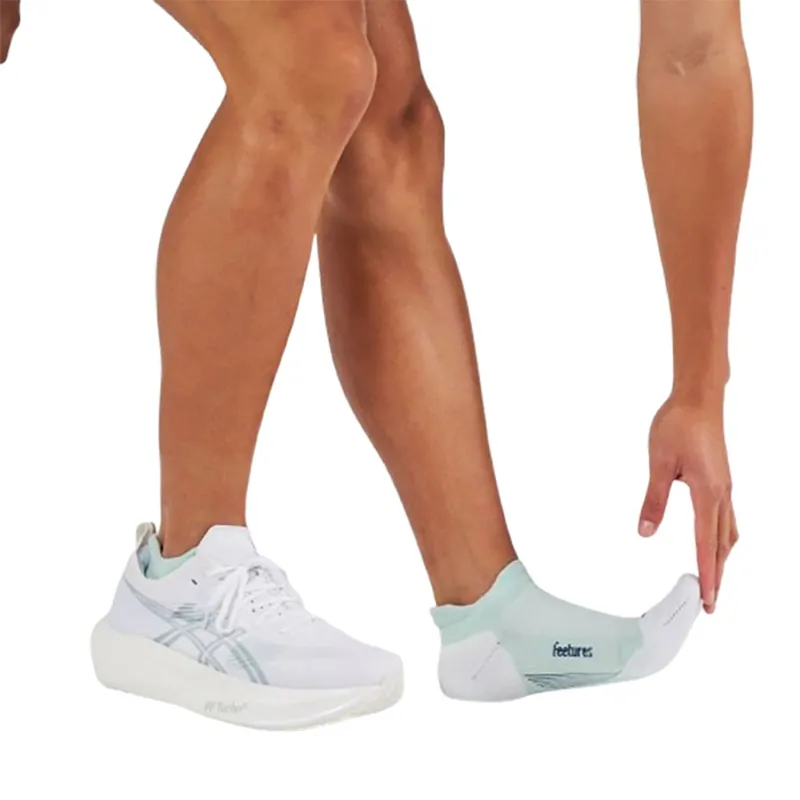 Feetures Elite Max Cushion No Show Tab Socks Supine Sage-3