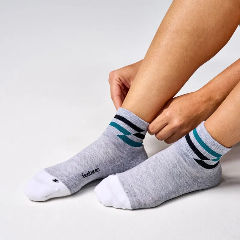Feetures Elite Max Cushion Quarter Socks Grey Track-2