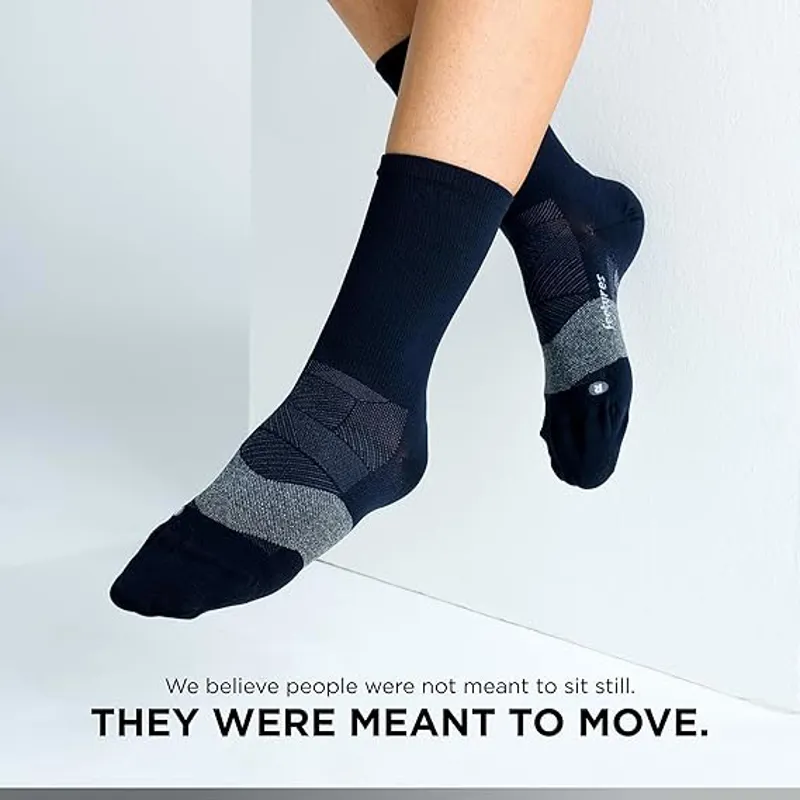 Feetures Elite Ultra Light Cushion Mini Crew Sock Black-6