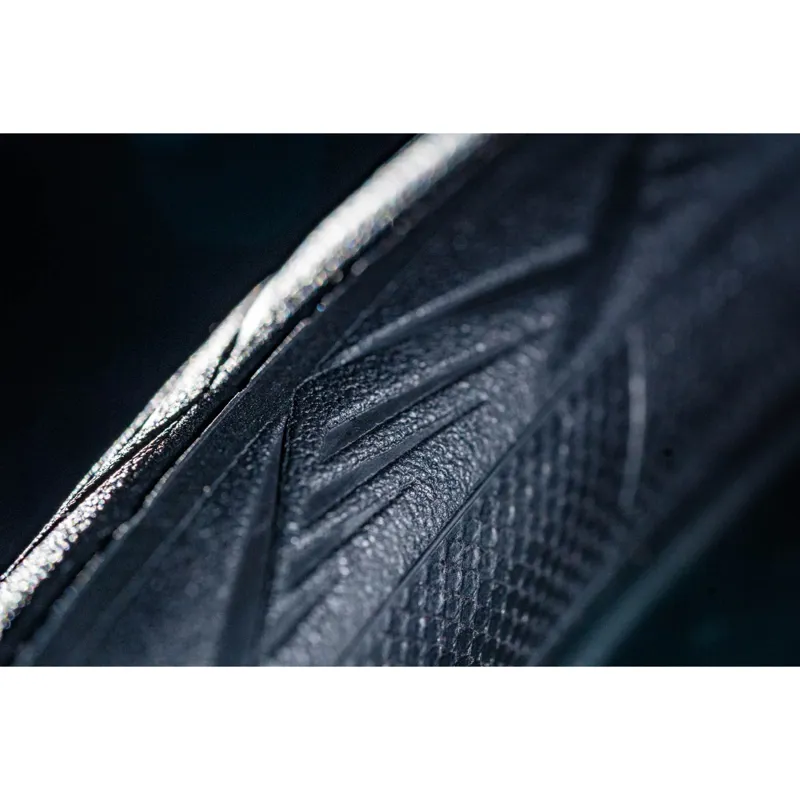 Hutchinson Blackbird Allseason TLR Hookless 28 C Black-7