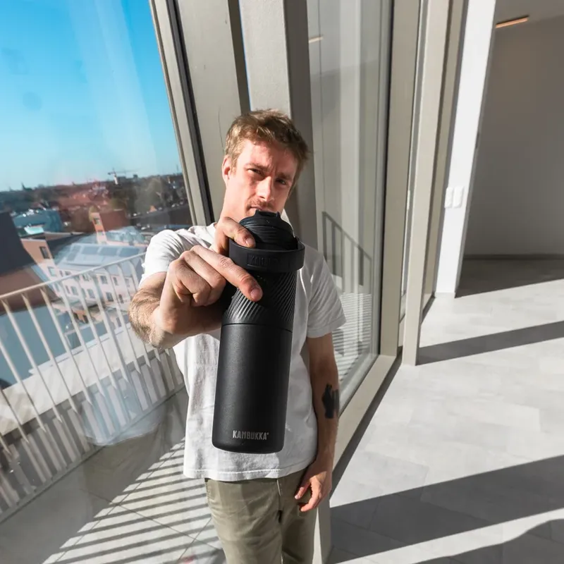 Kambukka Dupla Insulated Water Bottle 1000 ml Black Raven-5