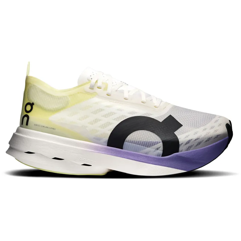 On Women's Cloudboom Strike Juniper/Limelight