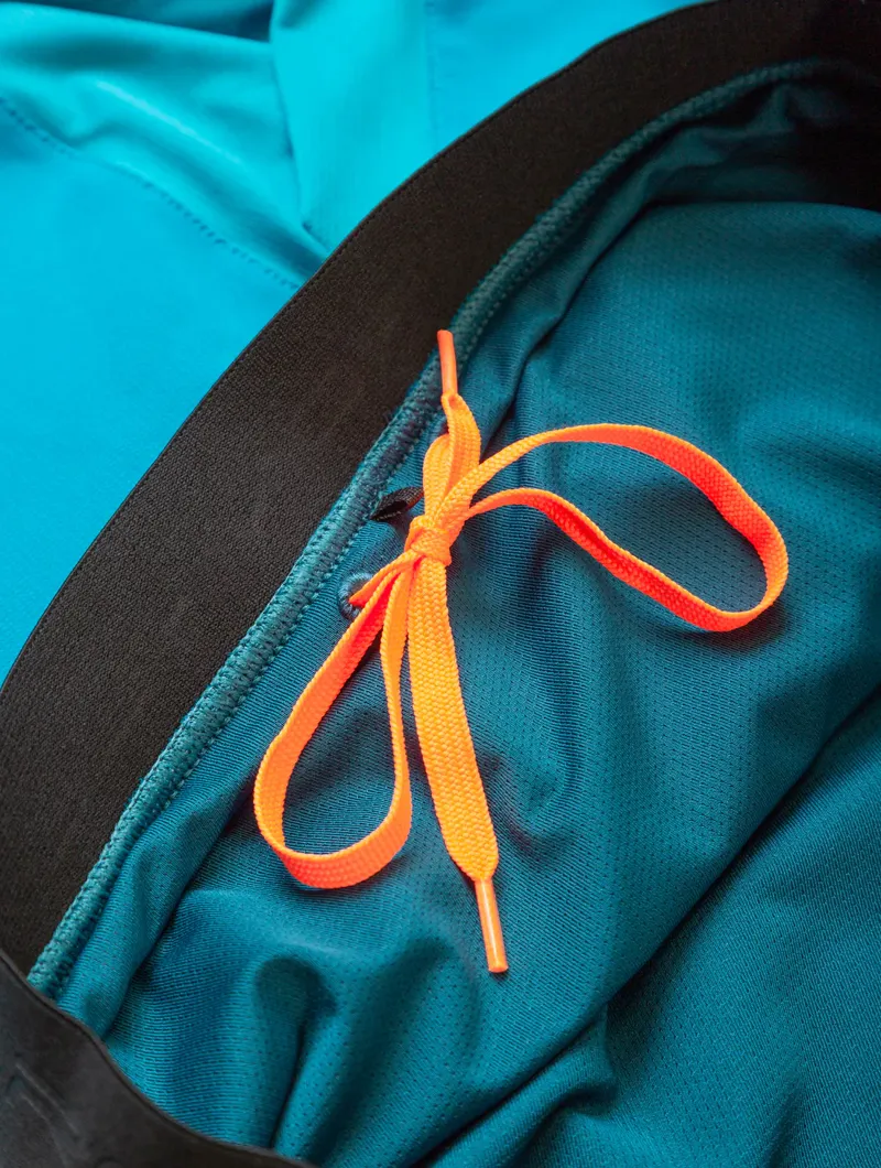 Ronhill Men's Tech 5 inch Short Petrol/Fluo Orange-3