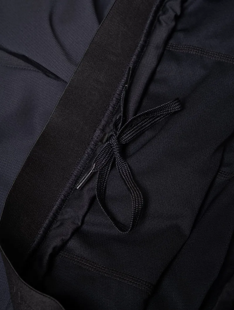 Ronhill Men's Tech 7 inch Twin Short All Black-9