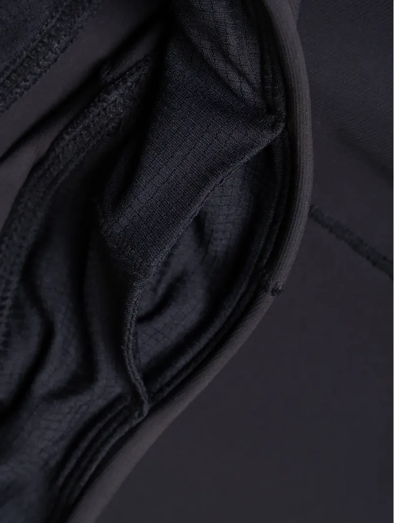 Ronhill Women's Tech Race Stretch Short All Black-11