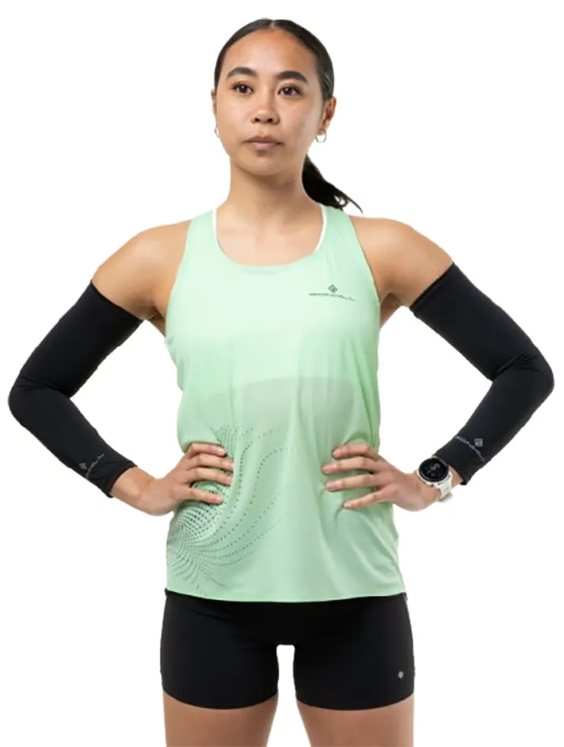Ronhill Women's Tech Race Vest Seafoam/Laurel-3