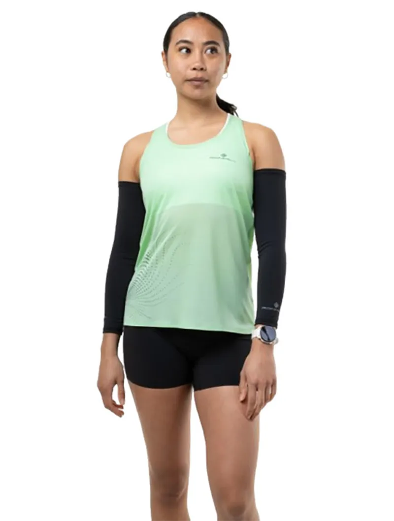Ronhill Women's Tech Race Vest Seafoam/Laurel-2