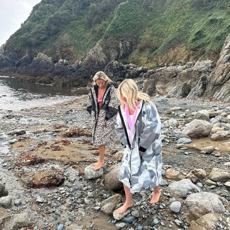 White Water Hard Shell Robe Arctic Camo/Pink-9