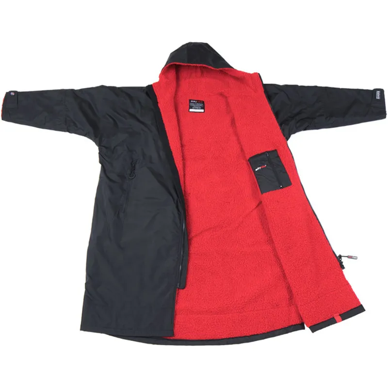 Dryrobe Advance Long Sleeve in Small - Black/Red