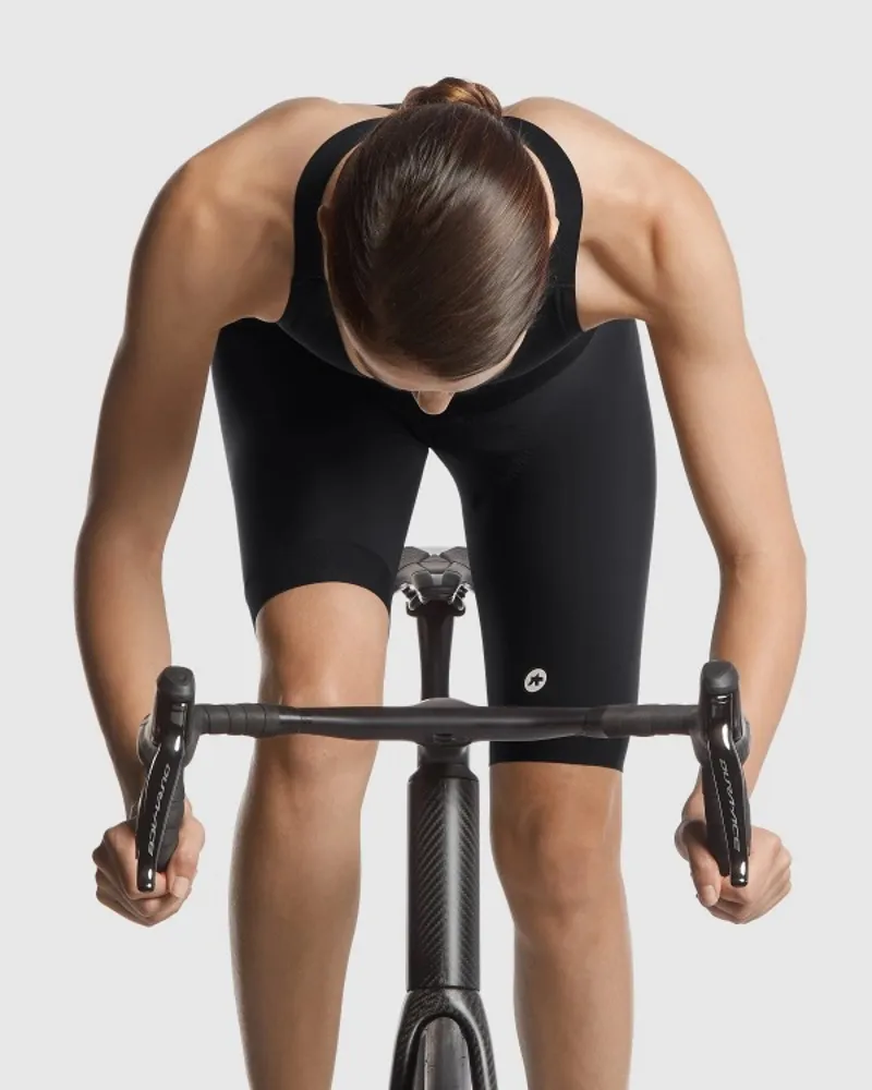 Assos UMA GT Womens Half Short C2 - Black-3