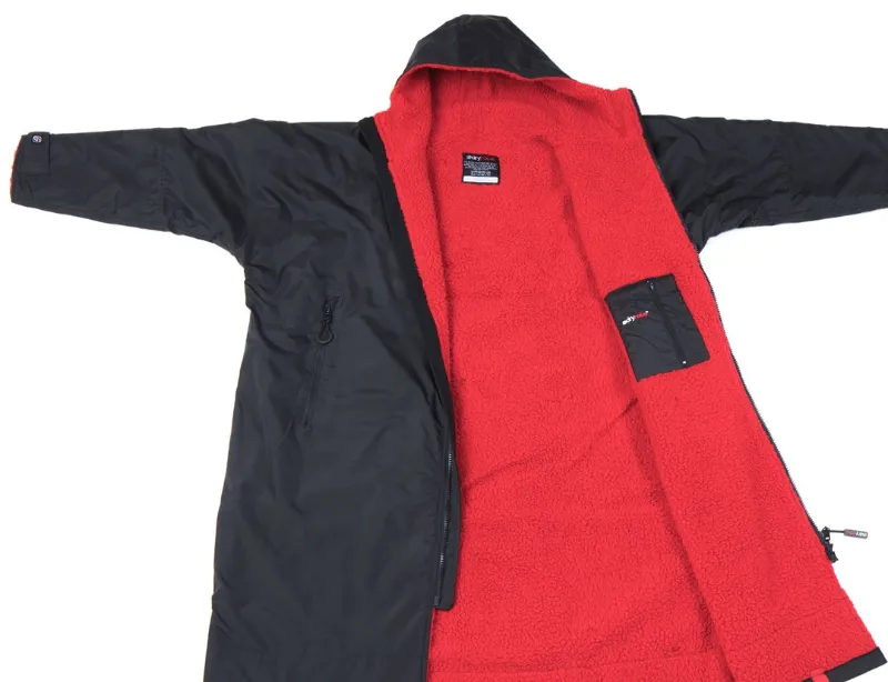 Dryrobe Advance Long Sleeve Change Robe in Medium - Black /Red