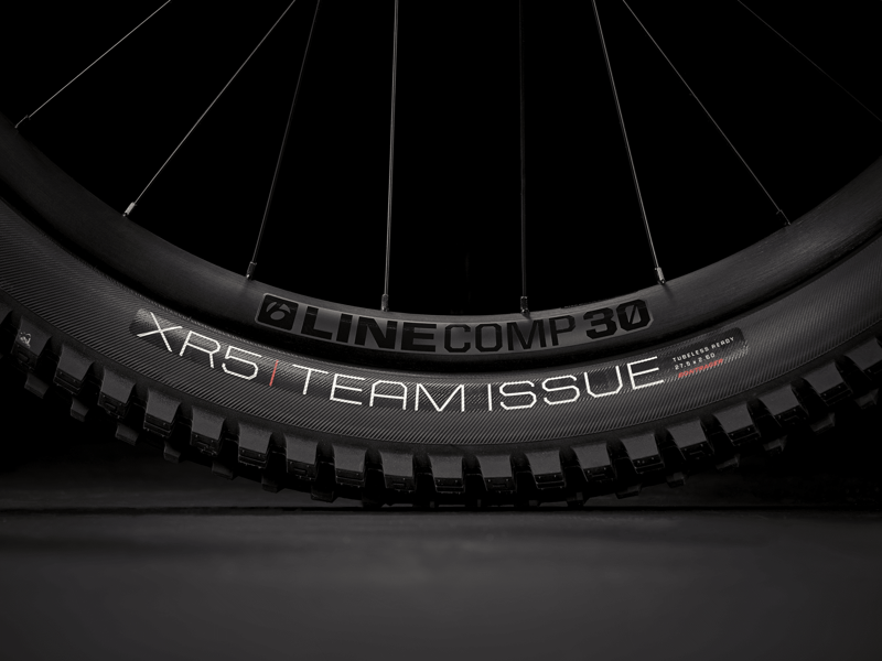 Trek Remedy 8 27.5 Mountain Bike in Prismatic-6