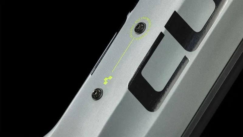 Cube: Reaction Hybrid Pro 625 E-MTB Bike - Flashgrey/Green-3