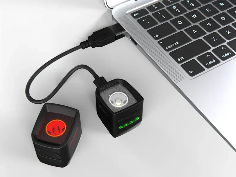 Trek Ion 100 R/Flare R City Bike Light Set in Black-4